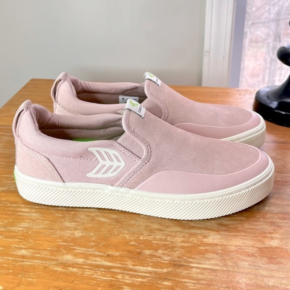 NWOB Cariuma Slip-On Pro Suede Sneaker - Picture 3 of 16